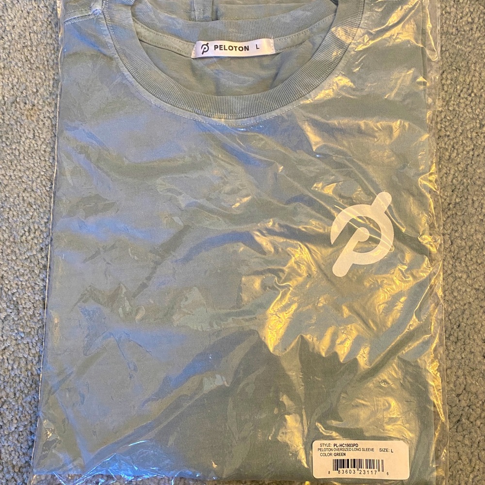 Peloton NIB Long Sleeve Oversized Shirt Large